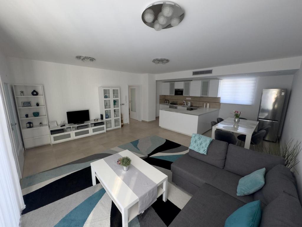 Admiral Apartment